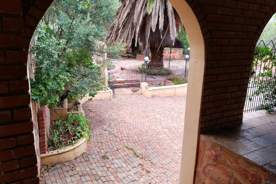 6 Bedroom Property for Sale in Hartbeespoort Rural North West